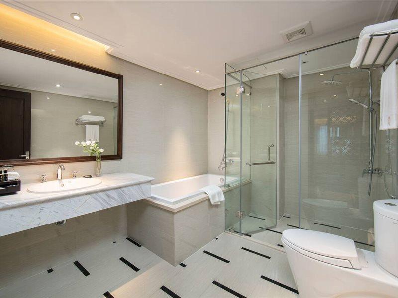 The Q Hotel Ханой Екстериор снимка